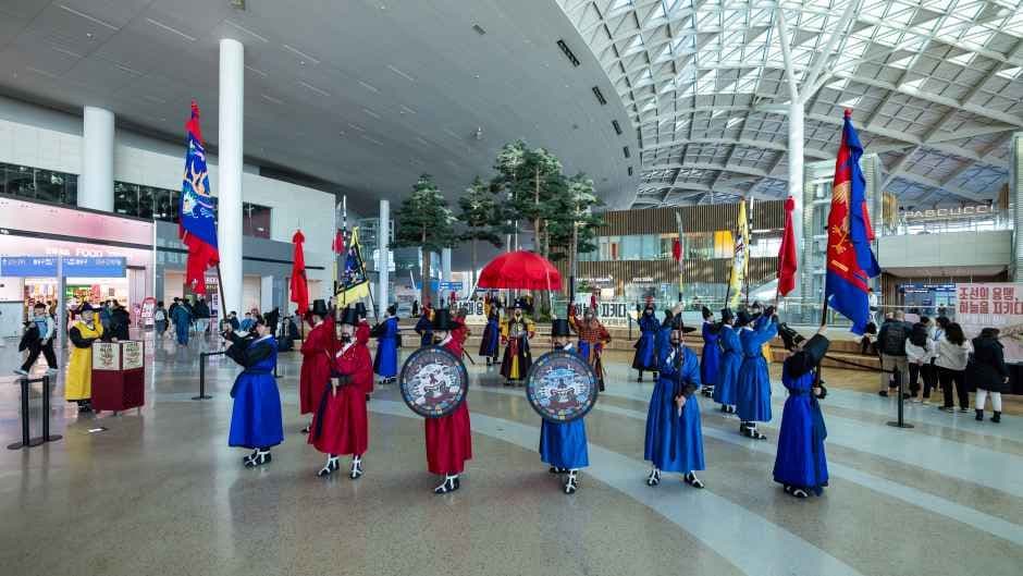 Royal Family’s Stroll 2